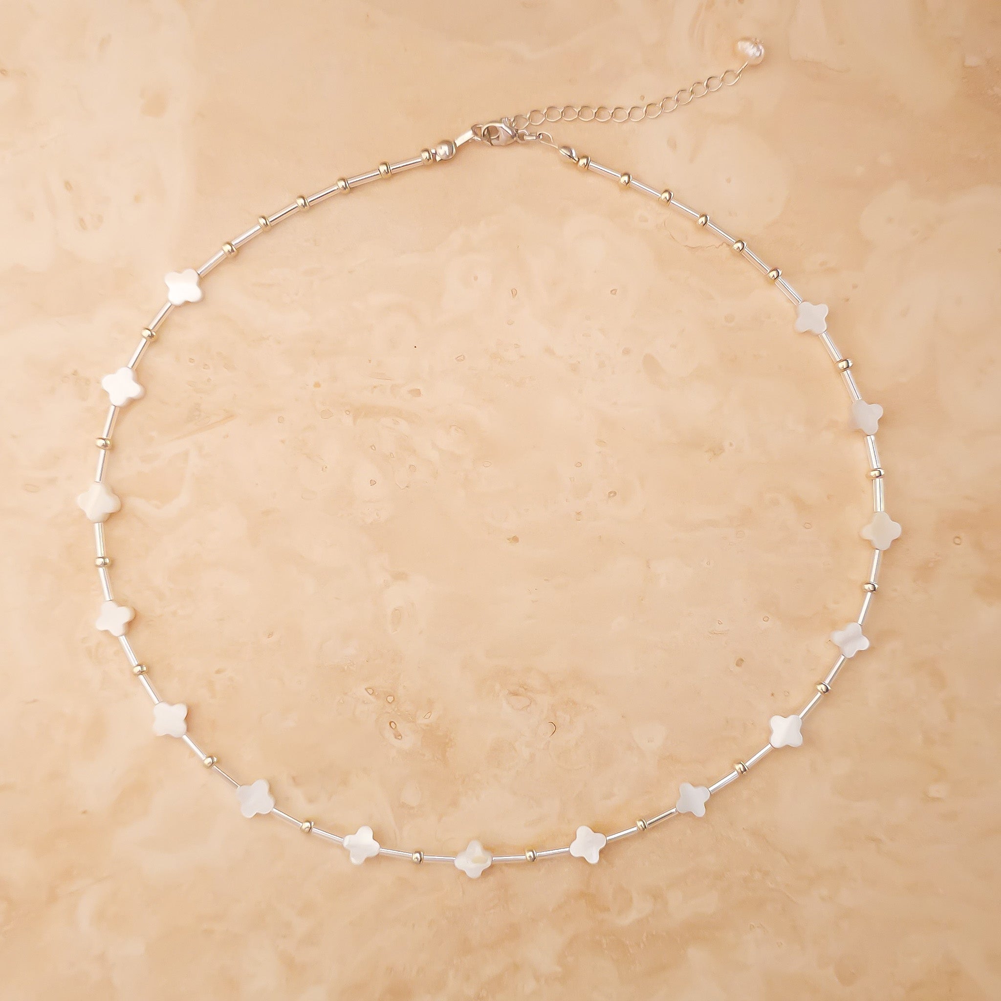 Ora necklace silver