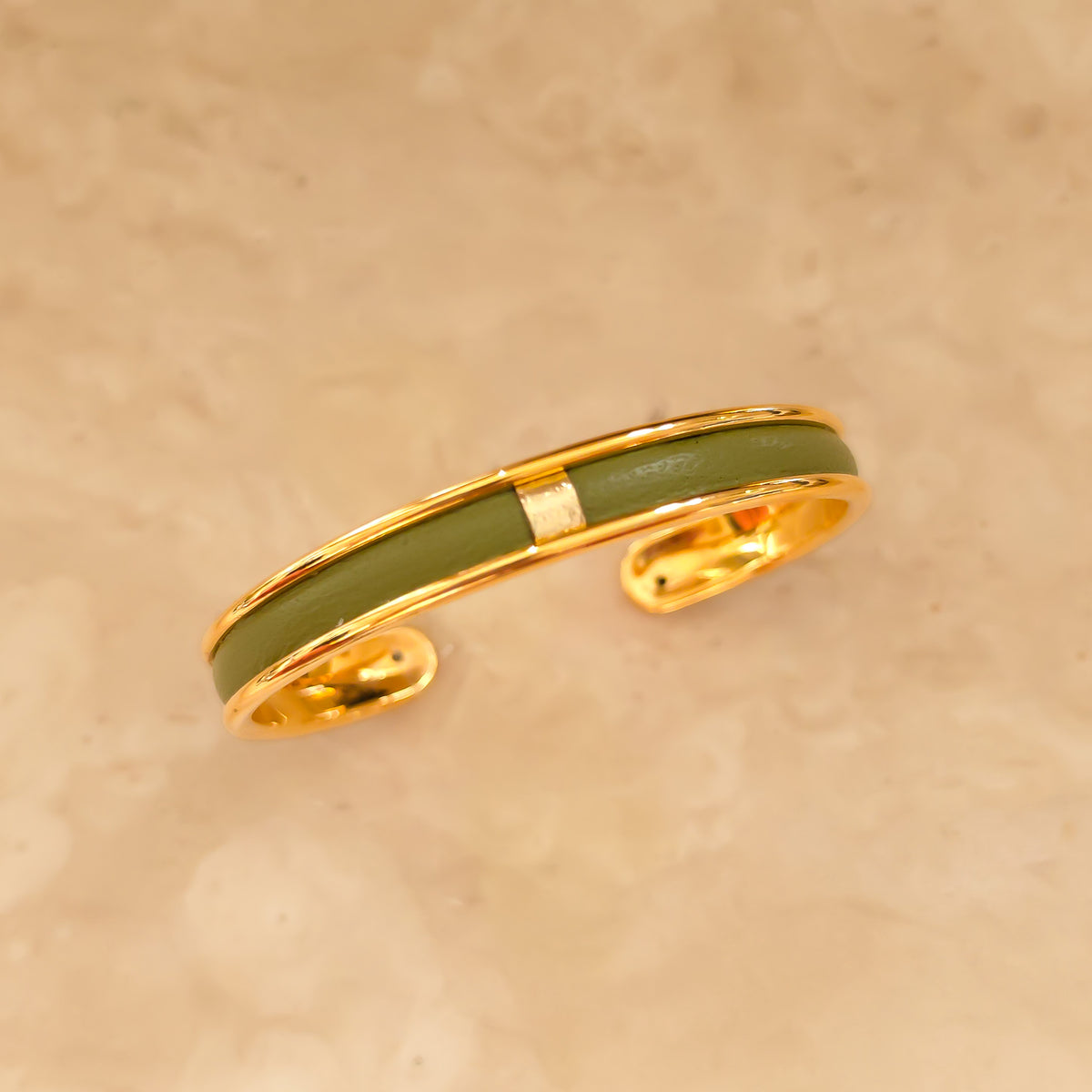 Olive cuff