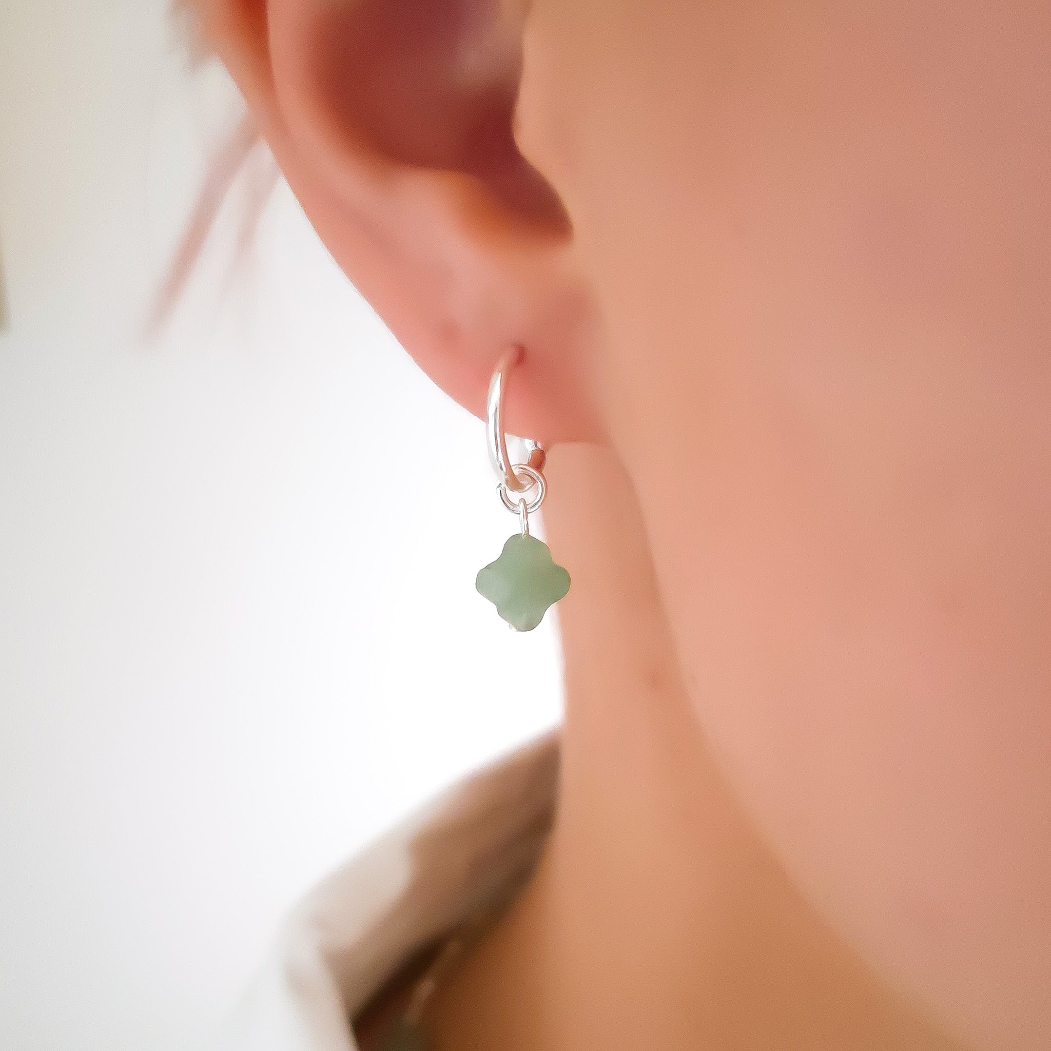 Ora silver green hoops