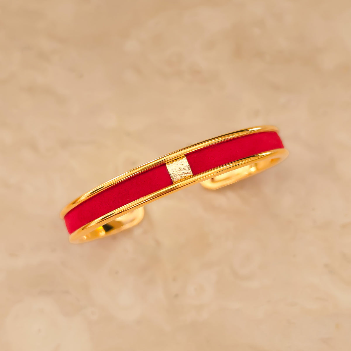 Rouge cuff